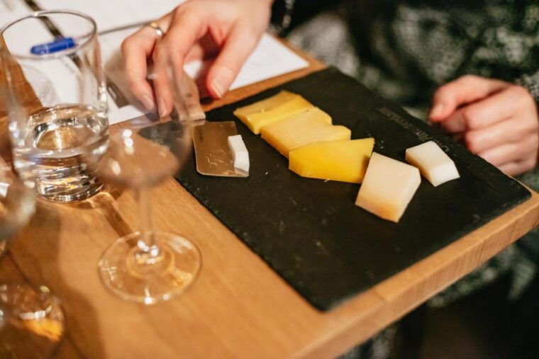 amsterdam-dutch-cheese-tasting-experience-with-wine