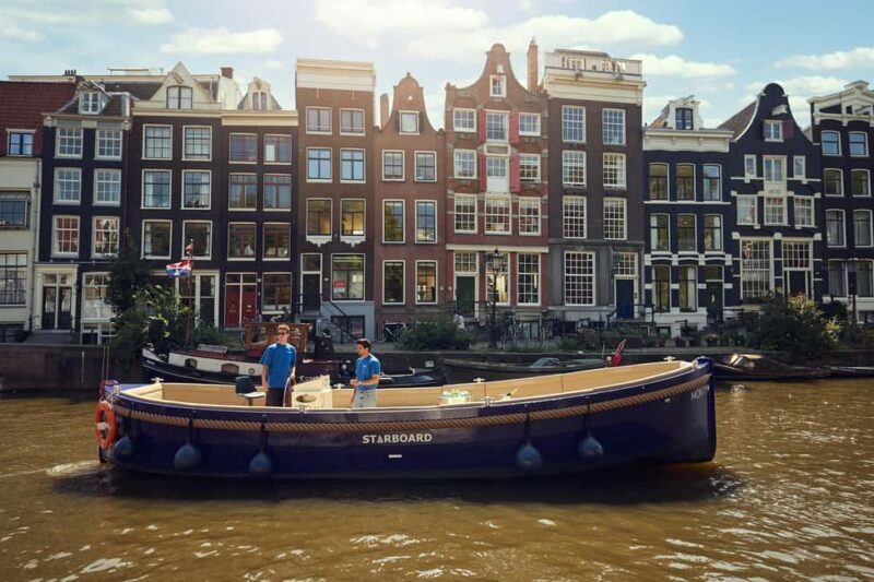 Amsterdam: Evening Canal Cruise With Unlimited Drinks Option - Who Will Love This Tour?