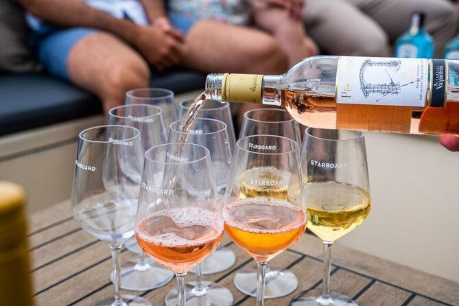 amsterdam-evening-city-centre-canal-cruise-with-unlimited-drinks-2