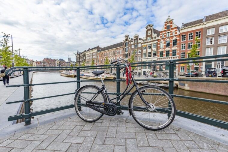 amsterdam-express-walk-with-a-local-in-90-minutes