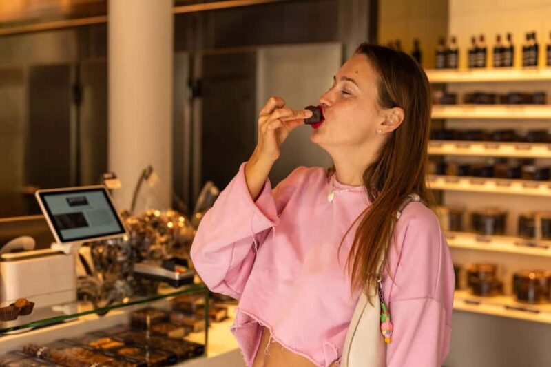 Amsterdam: Food Tour with Drinks by Spui, Canals and Jordaan - What to Expect from the Amsterdam Food Tour with Drinks