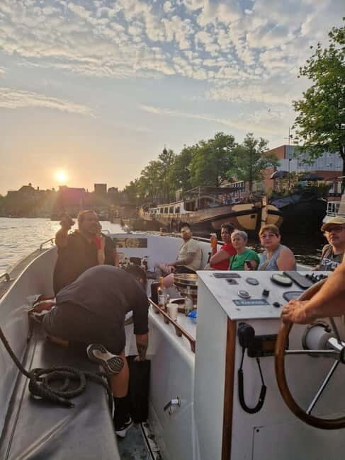 Amsterdam: Friendly 420 Smoking Sunset Cruise - Key Points