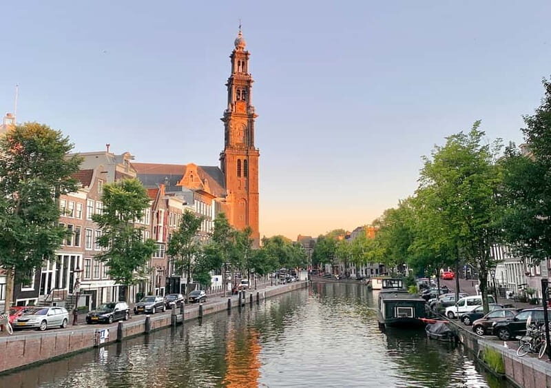 Amsterdam: German Canal Cruise with Unlimited Drinks Option - The Drinks and Atmosphere