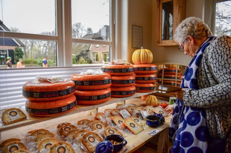 amsterdam-giethoorn-and-zaanse-schans-windmills-day-tour