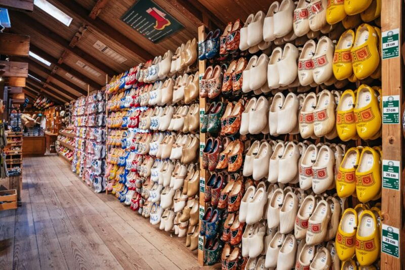 amsterdam-giethoorn-volendam-and-zaanse-schans-tour