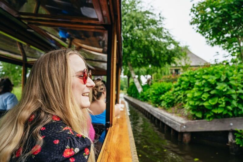 amsterdam-giethoorn-volendam-and-zaanse-schans-tour