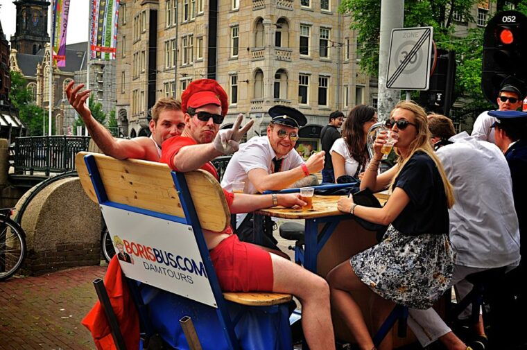 amsterdam-guided-beer-or-prosecco-bike-tour
