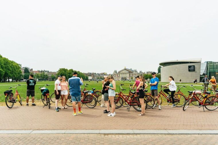 amsterdam-guided-bike-tour-city-centre-in-en-de-fr-es