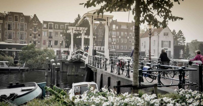amsterdam-guided-city-bike-tour-in-french