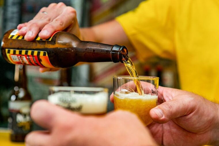 amsterdam-guided-craft-beer-brewery-bus-tour-with-tastings