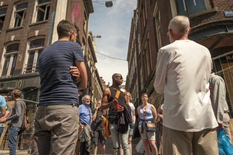 amsterdam-guided-ganja-walking-tour-of-coffee-shops