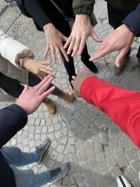 amsterdam-guided-ganja-walking-tour-of-coffee-shops