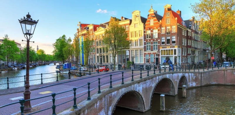 Amsterdam Hidden Gems: City Tour with an art historian - Exploring Amsterdam’s Hidden Treasures