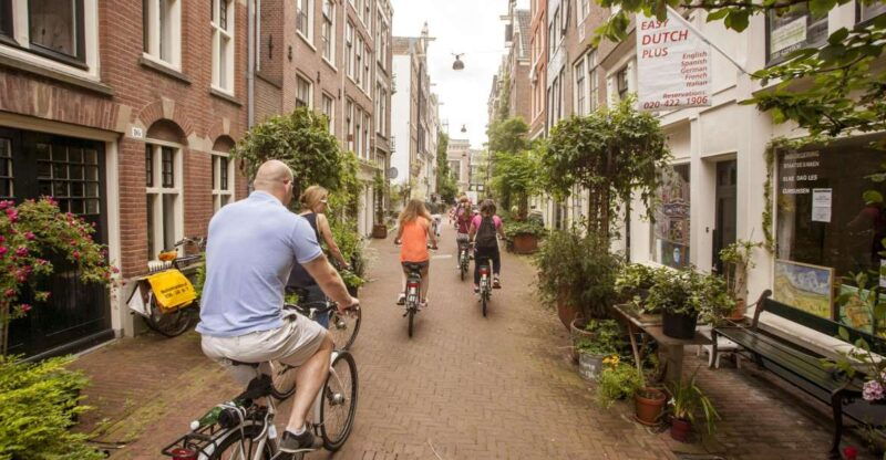 amsterdam-hidden-gems-highlights-guided-bike-tour