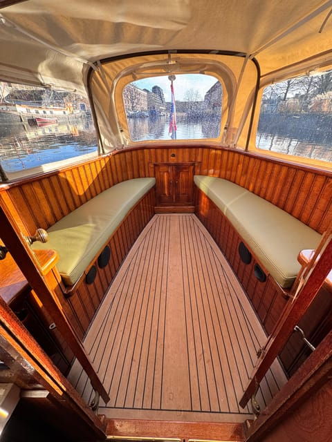 amsterdam-historic-boat-cruise-with-open-bar-and-nibbles