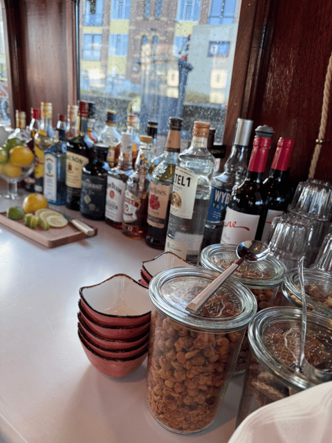 amsterdam-historic-boat-cruise-with-open-bar-and-nibbles