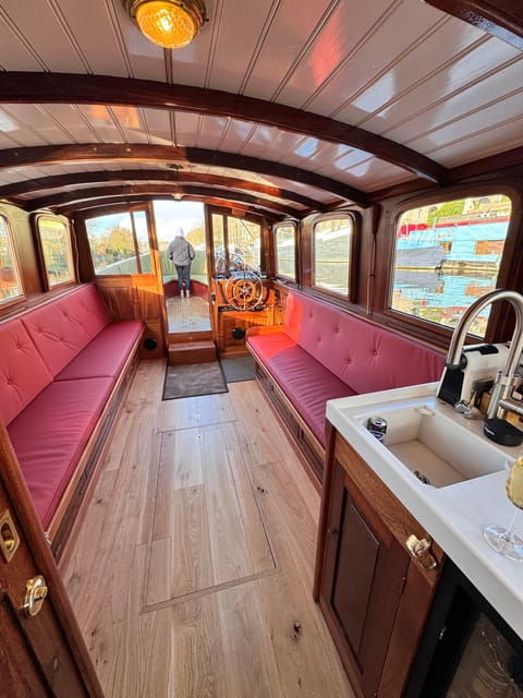 amsterdam-historic-boat-cruise-with-open-bar-and-nibbles