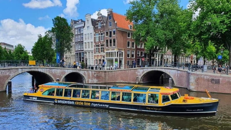 Amsterdam: Historic City Centre Canal Cruise - Access and Location