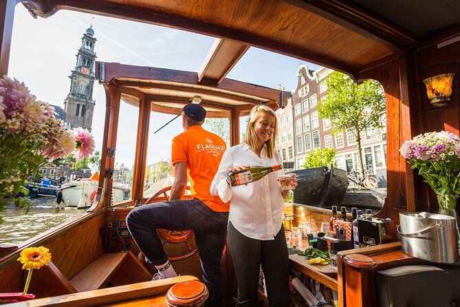 amsterdam-historic-tour-on-classic-saloon-boat