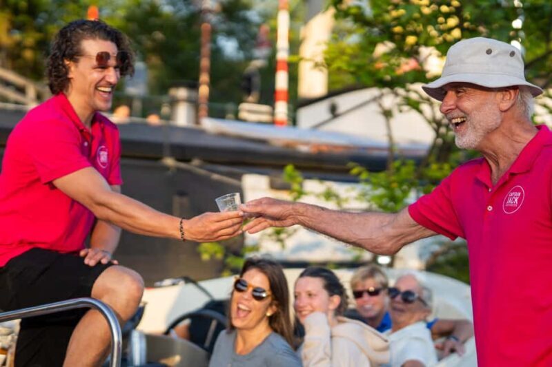 Amsterdam: History Cruise, Local Guide, Drinks & Bites - Key Points