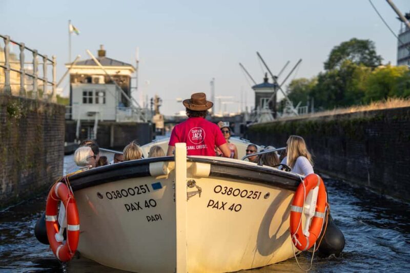Amsterdam: History Cruise, Local Guide, Drinks & Bites - FAQs