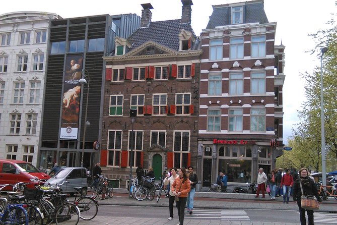 amsterdam-in-a-nutshell-4-hour-private-car-tour-and-amsterdam-born-private-guide