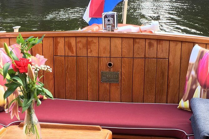 amsterdam-intimate-small-group-cruise-on-the-royal-jonckvrouw