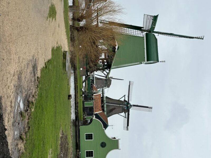amsterdam-keukenhof-and-zaanse-schans-windmills-day-trip