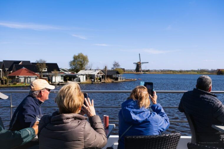 amsterdam-keukenhof-tulip-farm-full-day-tour-with-cruise