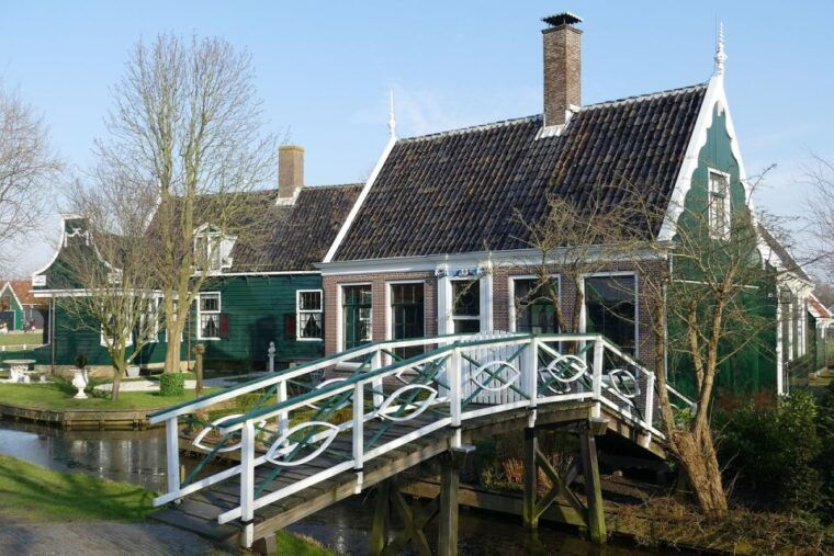 amsterdam-keukenhof-zaanse-schans-windmills-private-tour