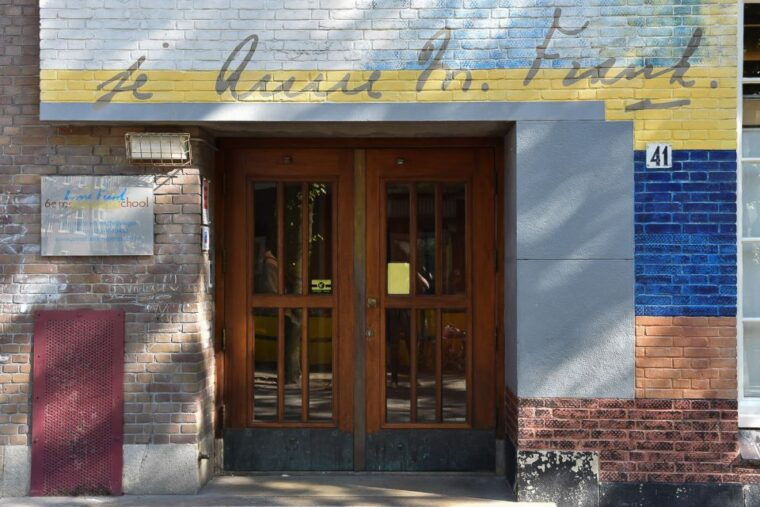 amsterdam-life-of-anne-frank-and-neighborhood-walking-tour