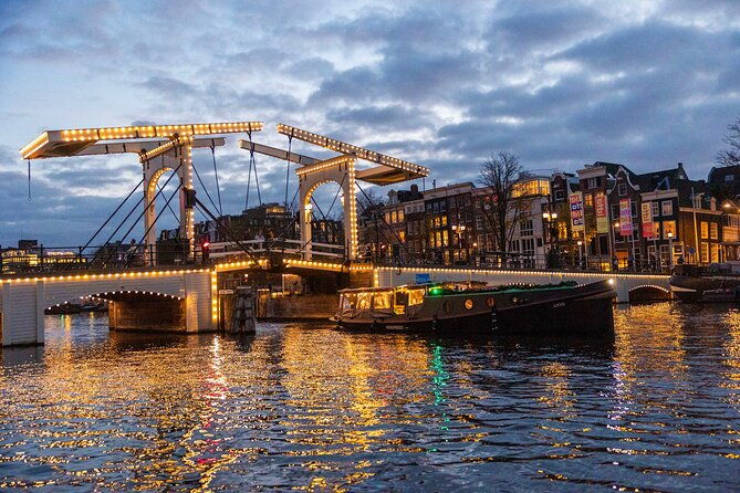 amsterdam-light-festival-semi-open-boat-drinks-snacks
