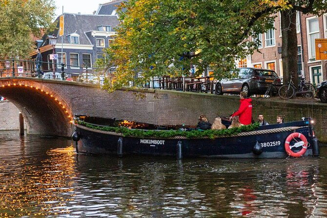 amsterdam-light-festival-semi-open-boat-drinks-snacks
