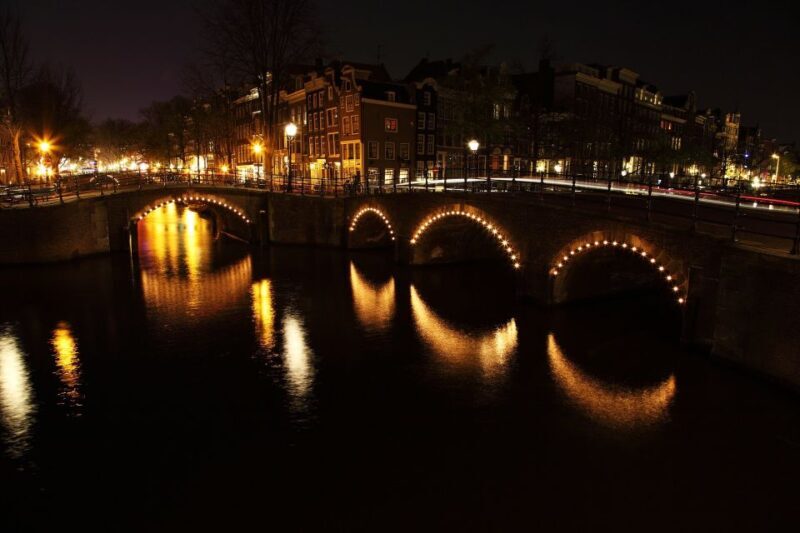 Amsterdam: Light Sculptures Small Boat Tour with Gluhwein - Analyzing the Value: Is It Worth the Price?
