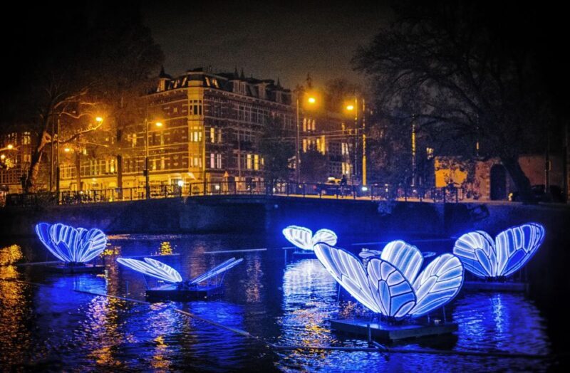 Amsterdam: Light Sculptures Small Boat Tour with Gluhwein - FAQs
