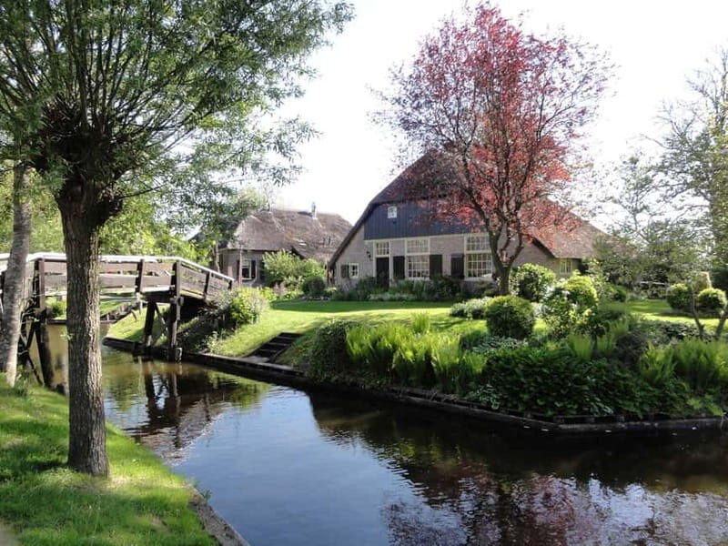 Amsterdam: Live GuideD Giethoorn Boat Tour & Cheese Platter - Who Would Love This Tour?