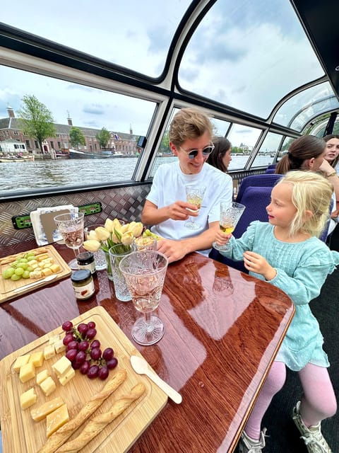 amsterdam-luxury-cheese-wine-canal-cruise