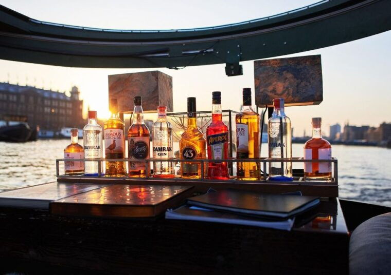 amsterdam-luxury-cruise-unlimited-cocktails-snacks-option