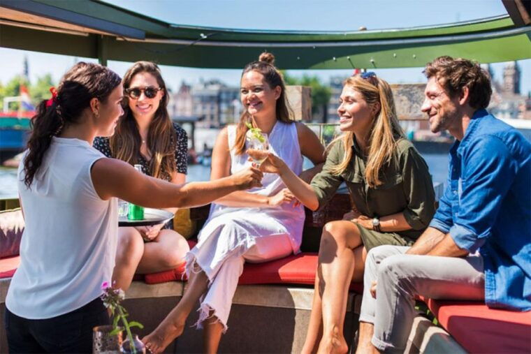 amsterdam-luxury-cruise-unlimited-cocktails-snacks-option