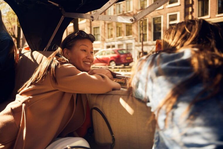 amsterdam-luxury-cruise-unlimited-drinks-small-bite