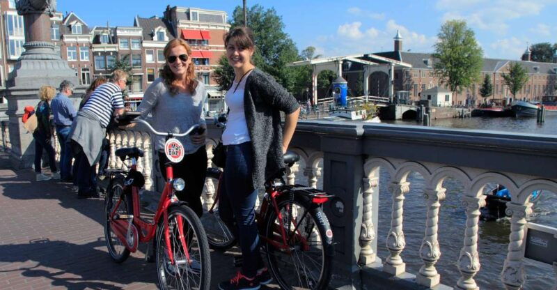 amsterdam-macbike-nightclubs-admission-combo-w-taxi