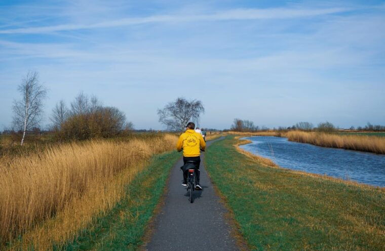 amsterdam-mikes-countryside-bike-tour-windmill-and-cheese