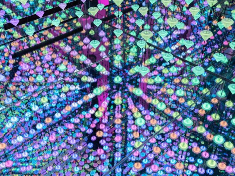 amsterdam-moco-museum-nightclubs-admission-combo-w-taxi