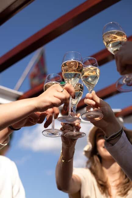 Amsterdam: Moët & Chandon Gourmet Dinner Cruise - Who Will Love This?