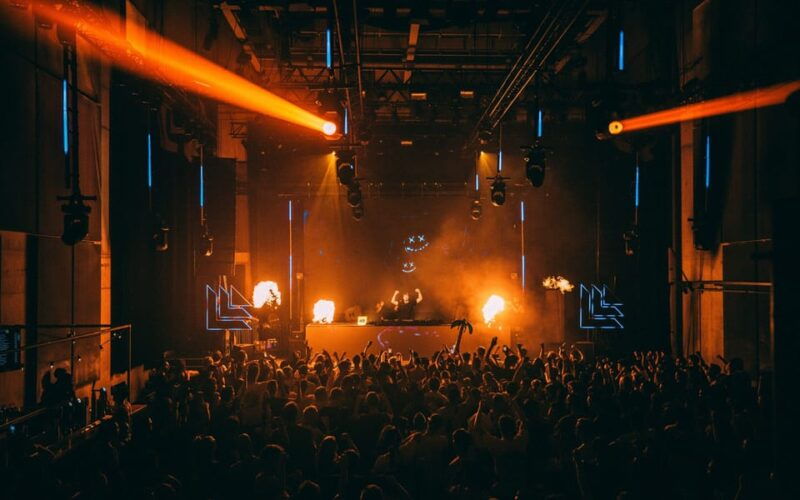 amsterdam-nightlife-scene-1-2-or-3-7-day-ticket