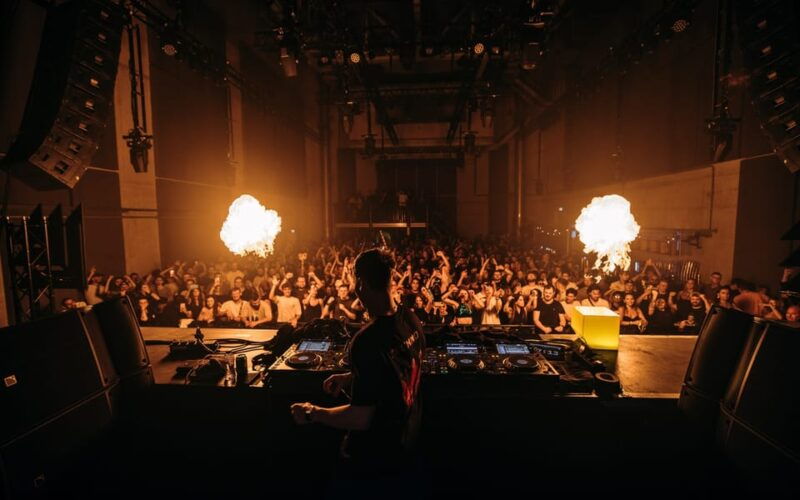 amsterdam-nightlife-scene-1-2-or-3-7-day-ticket