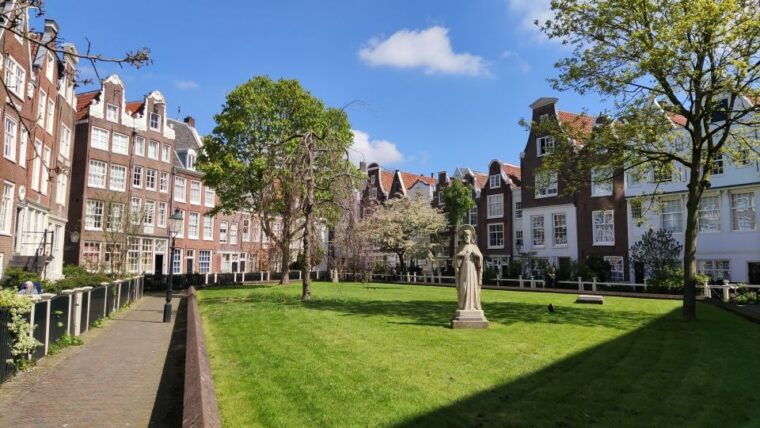 amsterdam-off-the-beaten-path-bike-tour-in-french