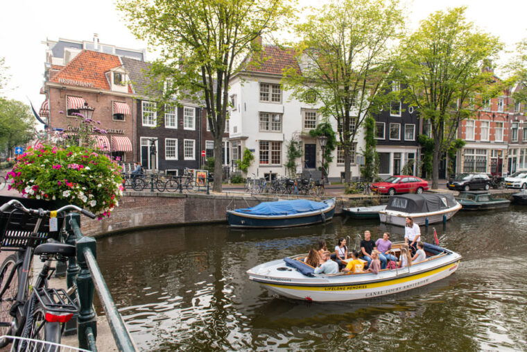 amsterdam-open-boat-tour-with-local-guide
