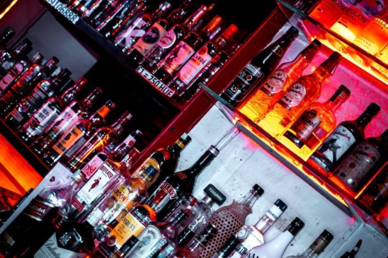 amsterdam-original-pub-crawl-party-with-vip-entrance