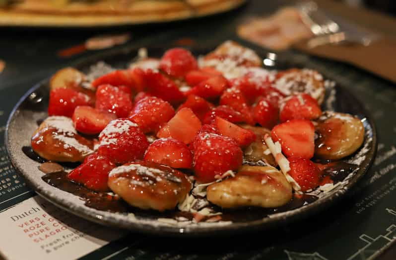 amsterdam-poffertjes-at-dutch-pancake-masters